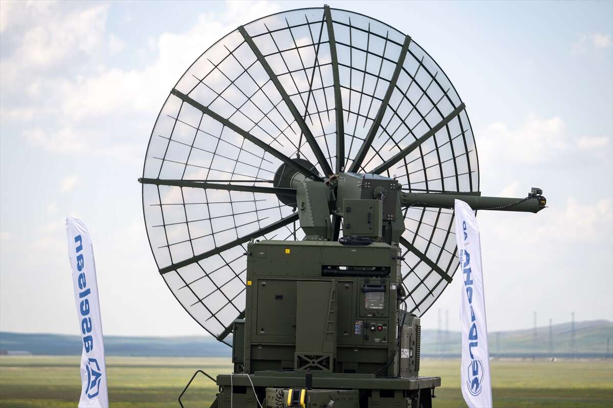 ÇELİKKUBBE gövde gösterisi yaptı! Dron sürüsüne karşı yerli kalkan devrede 11